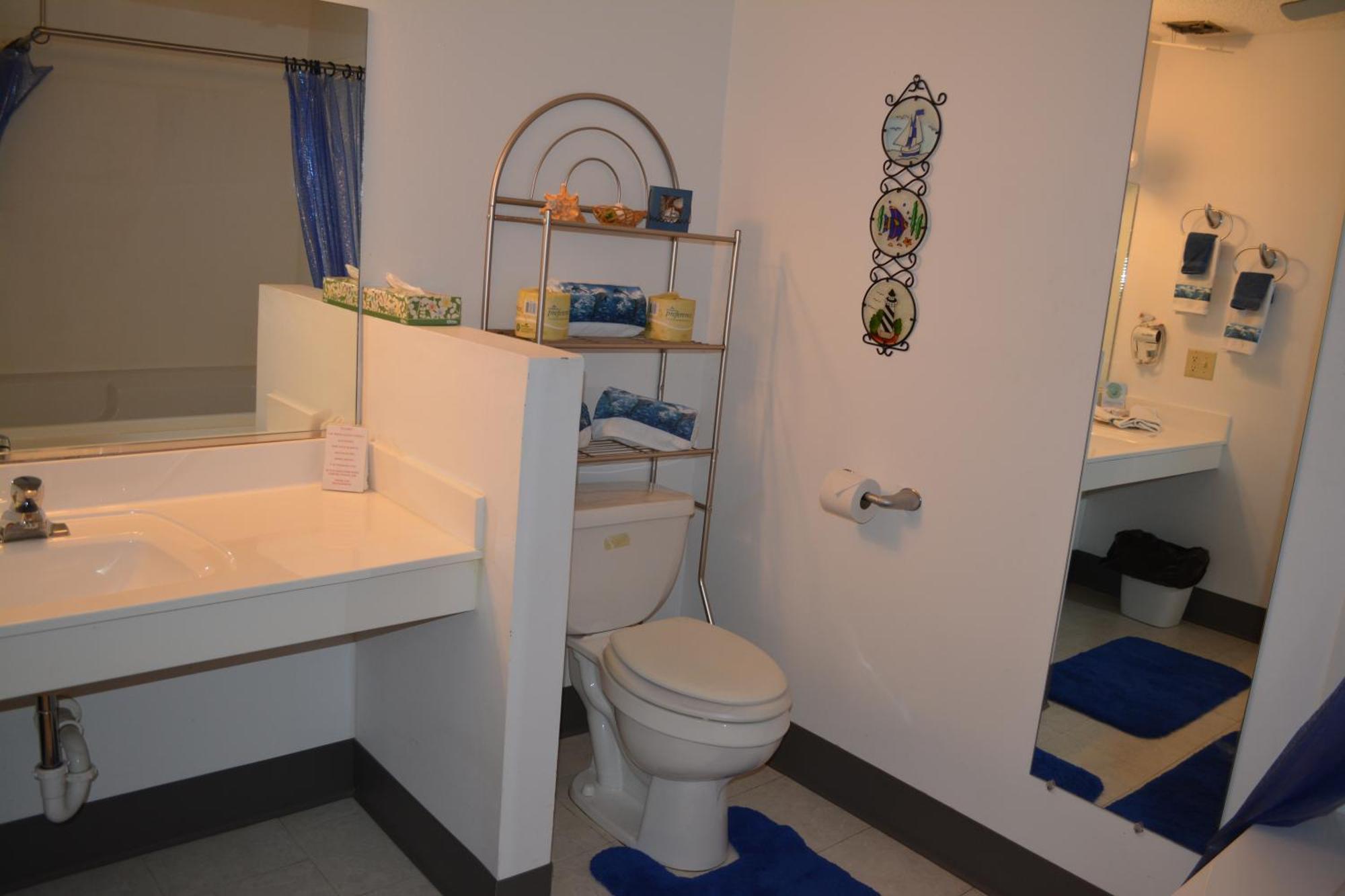 Bloomer Inn & Suites Room photo