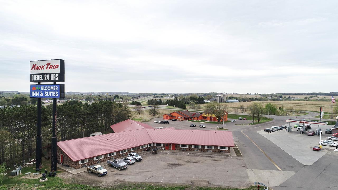 Bloomer Inn & Suites Exterior photo