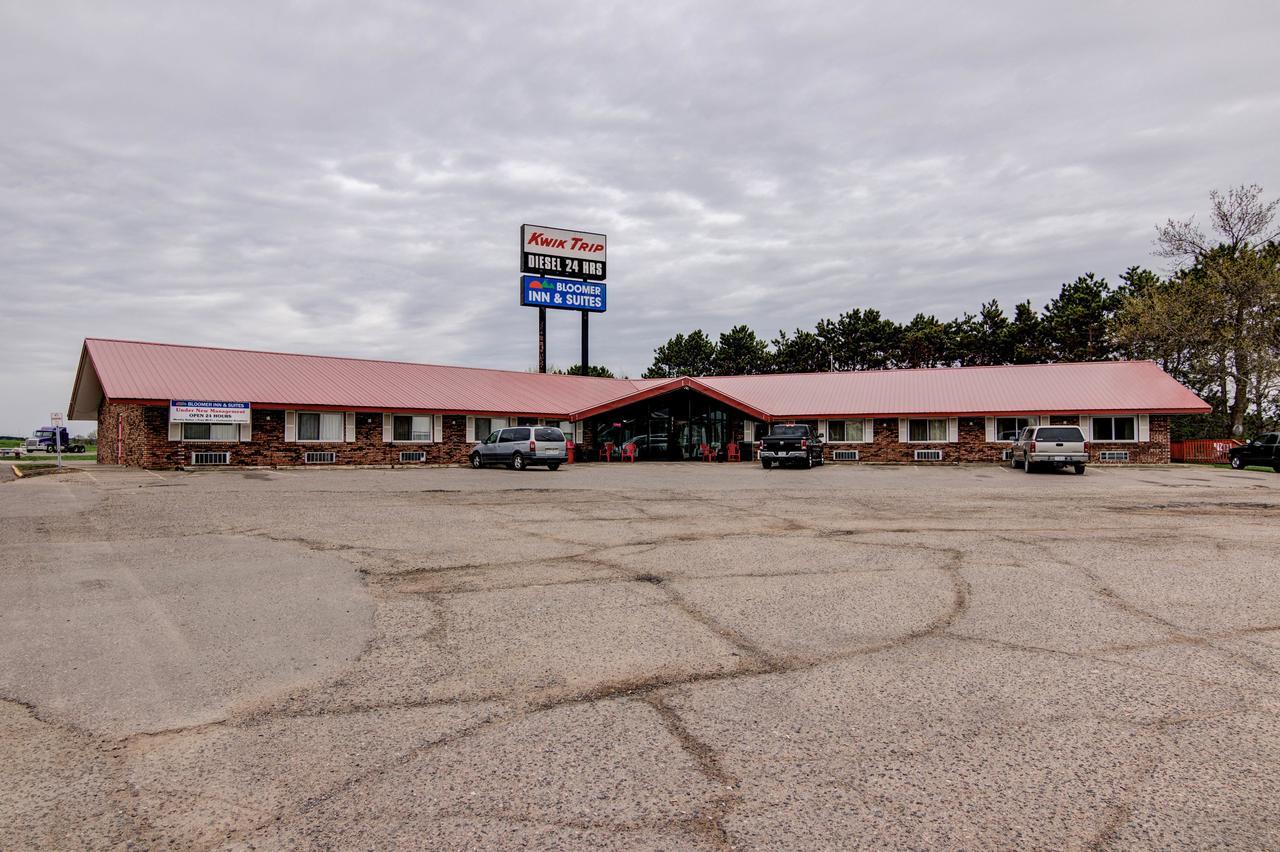 Bloomer Inn & Suites Exterior photo